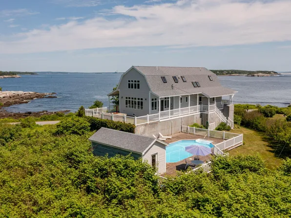 690 Seashore Avenue, Portland, ME 04108
