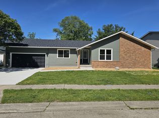 4721 Barberry Ct, Decatur, IL 62526