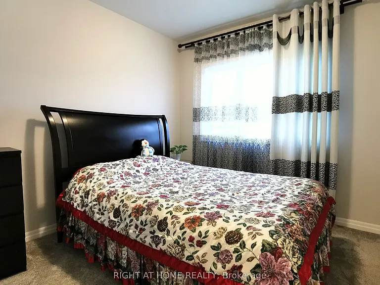 321 Lysander Pl — Photo 22