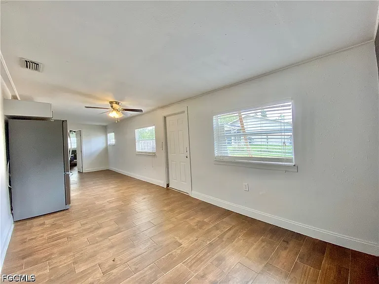 106 Leeland Heights Blvd W — Photo 4