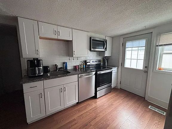3rd image of 119 South St #A