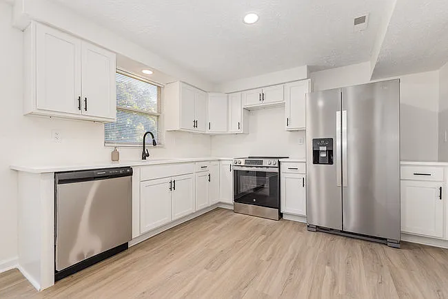 8915 Touchstone Ln — Photo 7