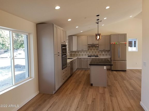 5th image of 8613 E Vernon Ave