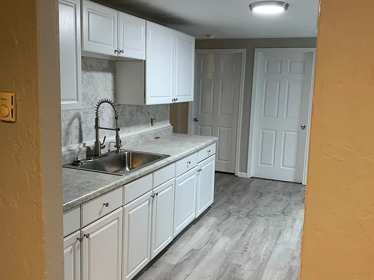 661 Washington Ave — Photo 9
