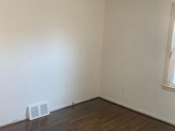5th image of 8640 Riverdale St