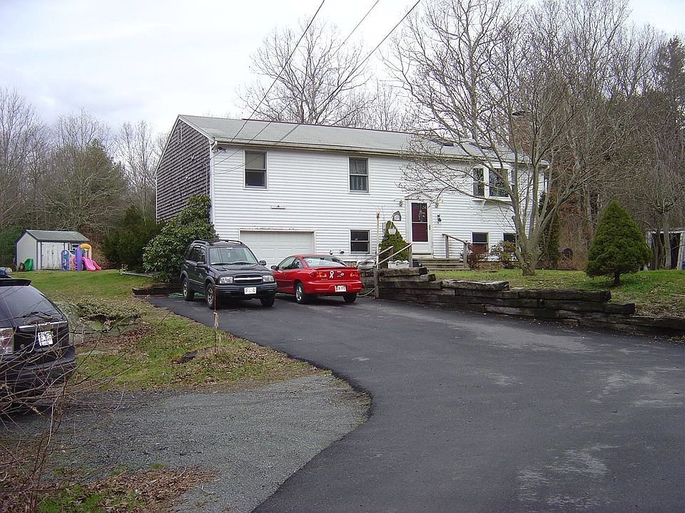 2nd image of 138 Cedar St