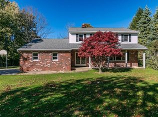 8265 Bridlehurst Trl, Kirtland, OH 44094