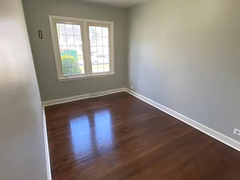 3 bed, 1.5 bath, 1150 sqft, $3,000 — Photo 3