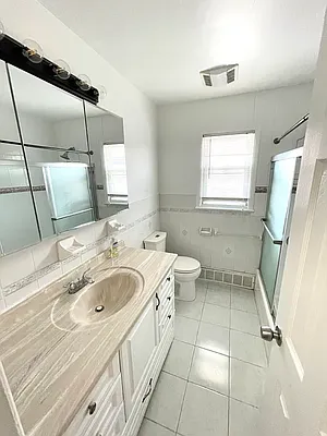 Rented by Luxury Apartments LIC | media 12