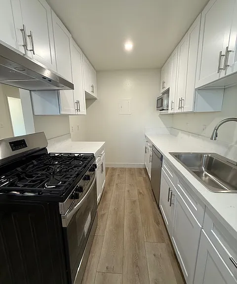 Sherman Pines Apartments — Photo 57