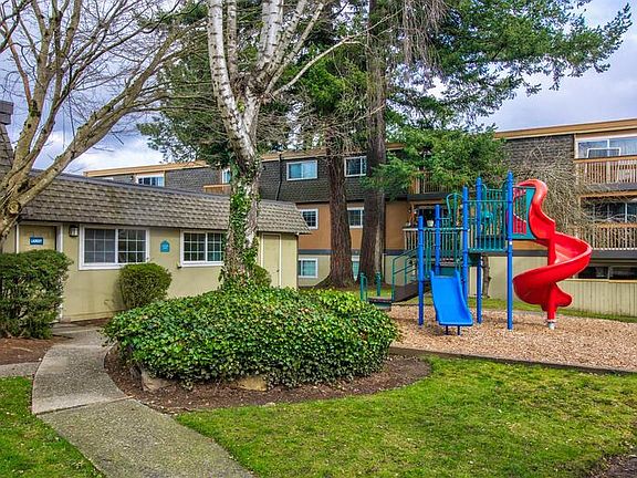 5th image of 20431 68th Ave W #D203