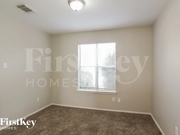 8126 Liberty Point Ln — Photo 15