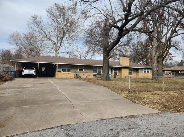 1945 E 55th Pl, Tulsa, OK 74105