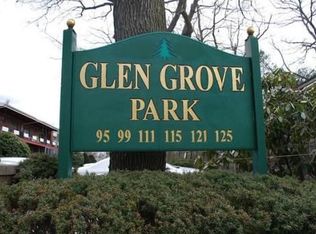 125 Grove St APT 2, West Roxbury, MA 02132