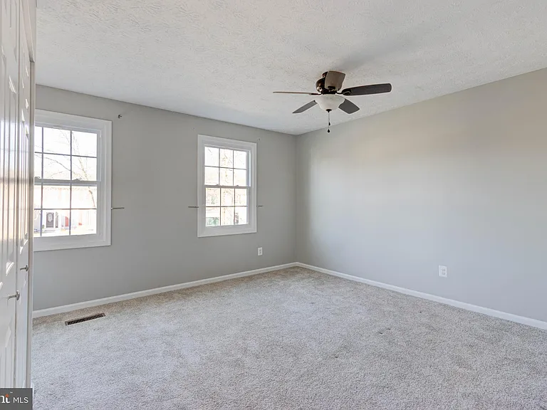 7925 Carriage Dr — Photo 22