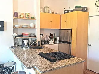 Rented by R New York