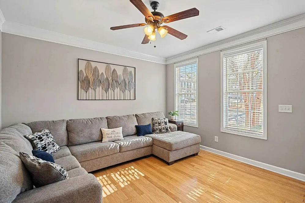 2 bed, 2.5 bath, 1062 sqft, $1,950 — Photo 3