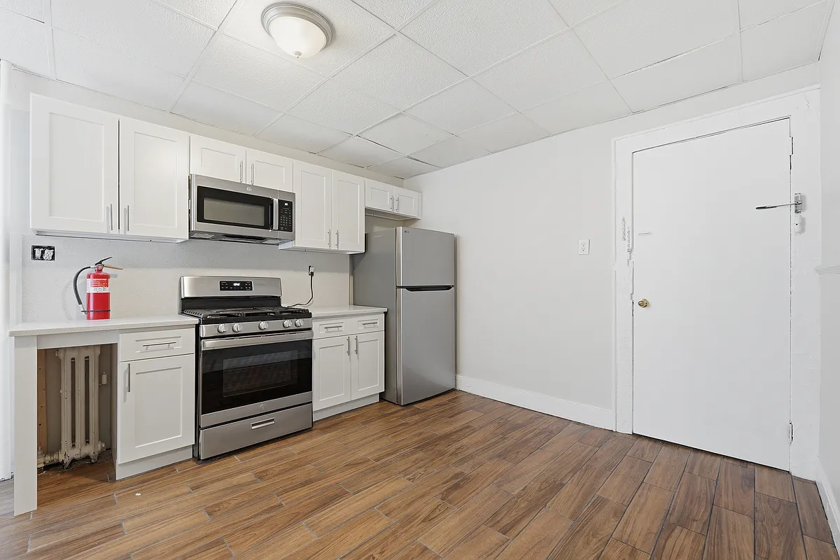 Building Photo - 68 Mill St #2