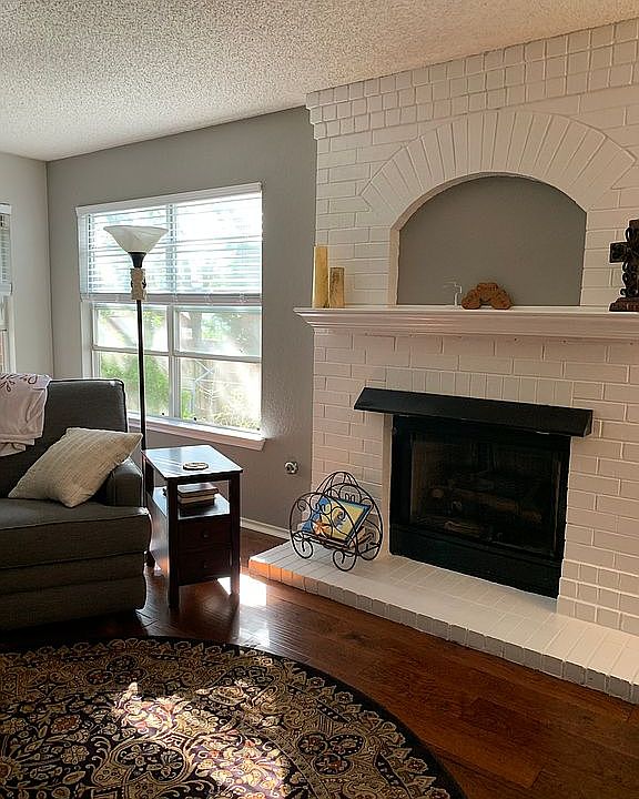 2nd image of 1513 Knoll Ridge Dr