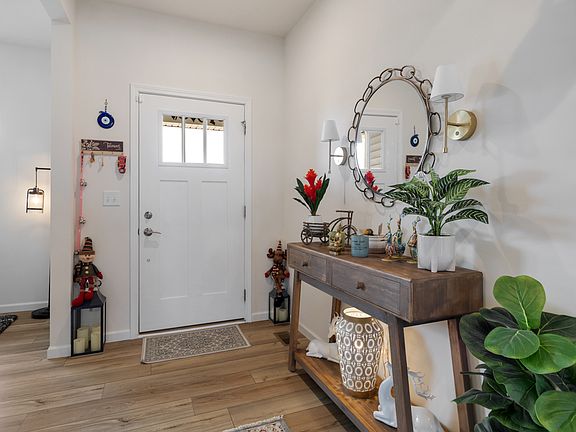 4th image of 3151 Semple Way