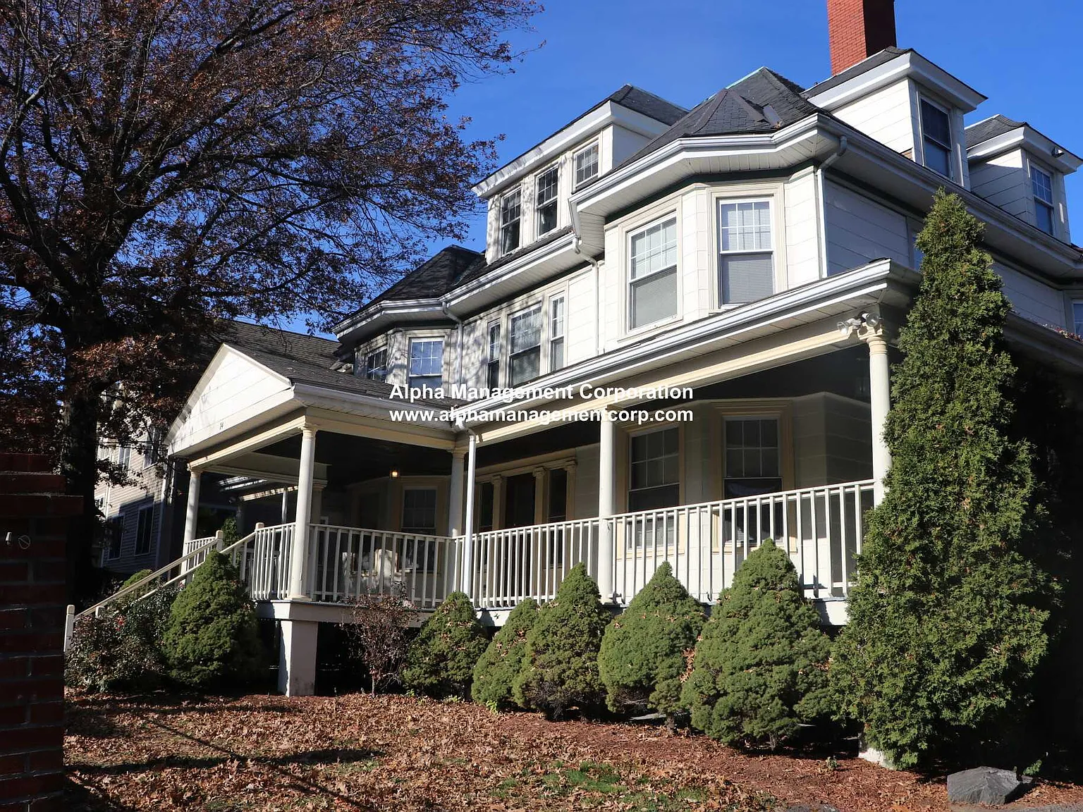4 bed, $3,050 — Photo 2