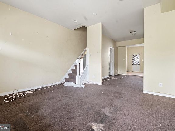 3rd image of 2611 Beryl Ave
