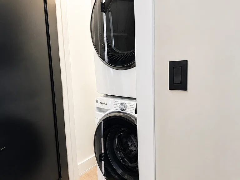1309 N Rockwell St #2 — Photo 9