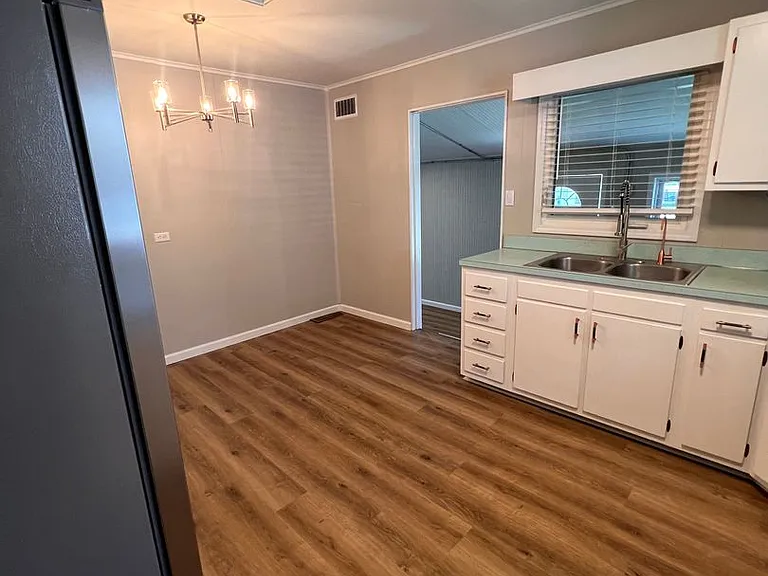 1522 Adams St — Photo 7