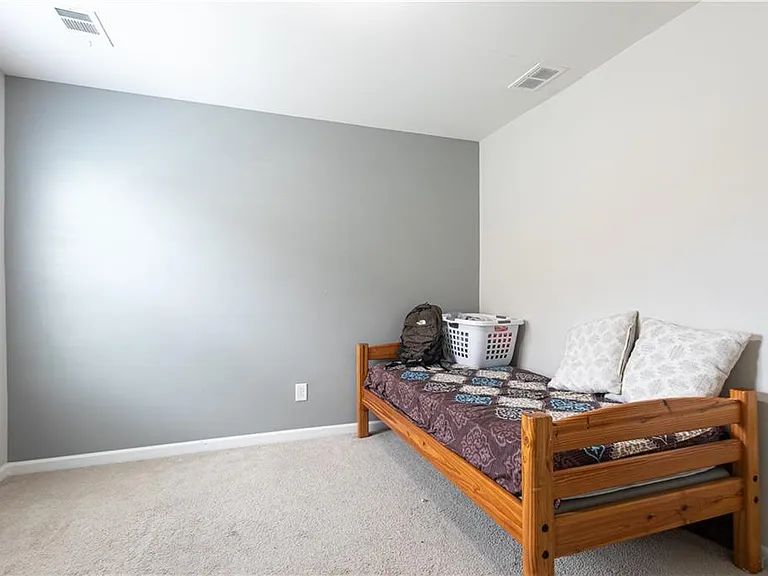 302 Pebblestone Ln — Photo 21