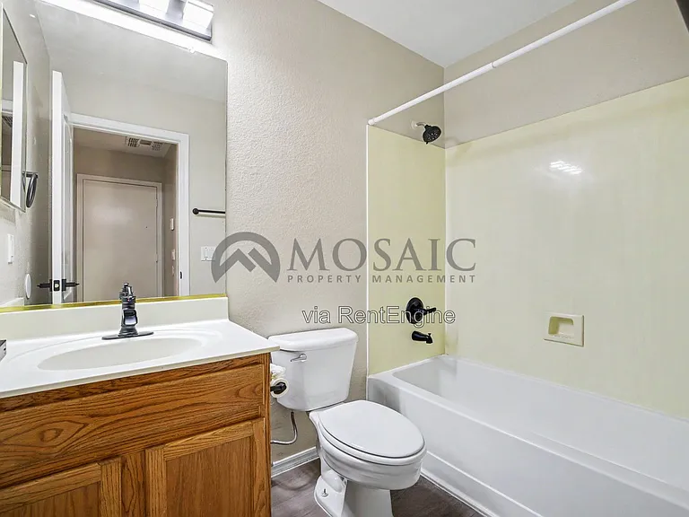 2033 E Willow Wick Rd — Photo 25