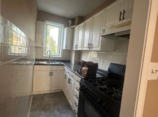 300 Earle St #3, New Bedford, MA 02746