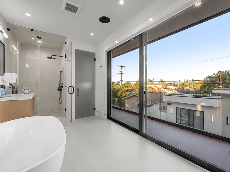 5028 Lindley Ave — Photo 45
