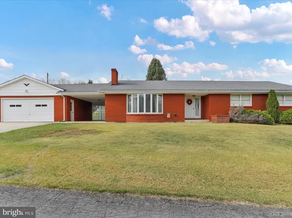 100 Fawn Ln, Keyser, WV 26726
