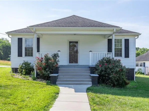 728 Osborne St, Eden, NC 27288