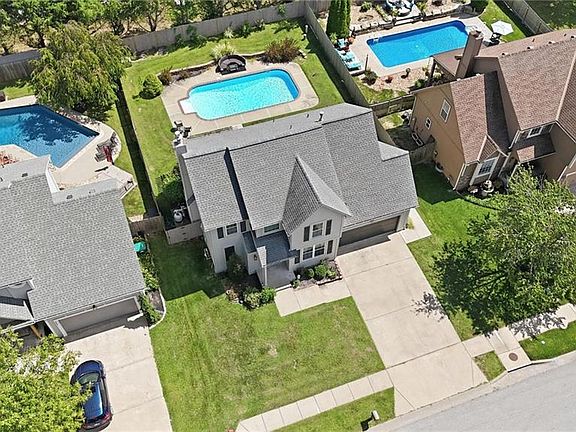 4th image of 3208 SW 8th St