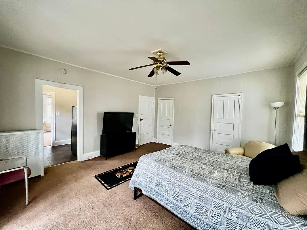 1 bed, 1.0 bath, 700 sqft, $1,800 — Photo 4