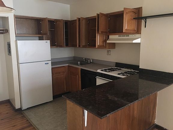 3rd image of 749 S 2nd St Rear 1