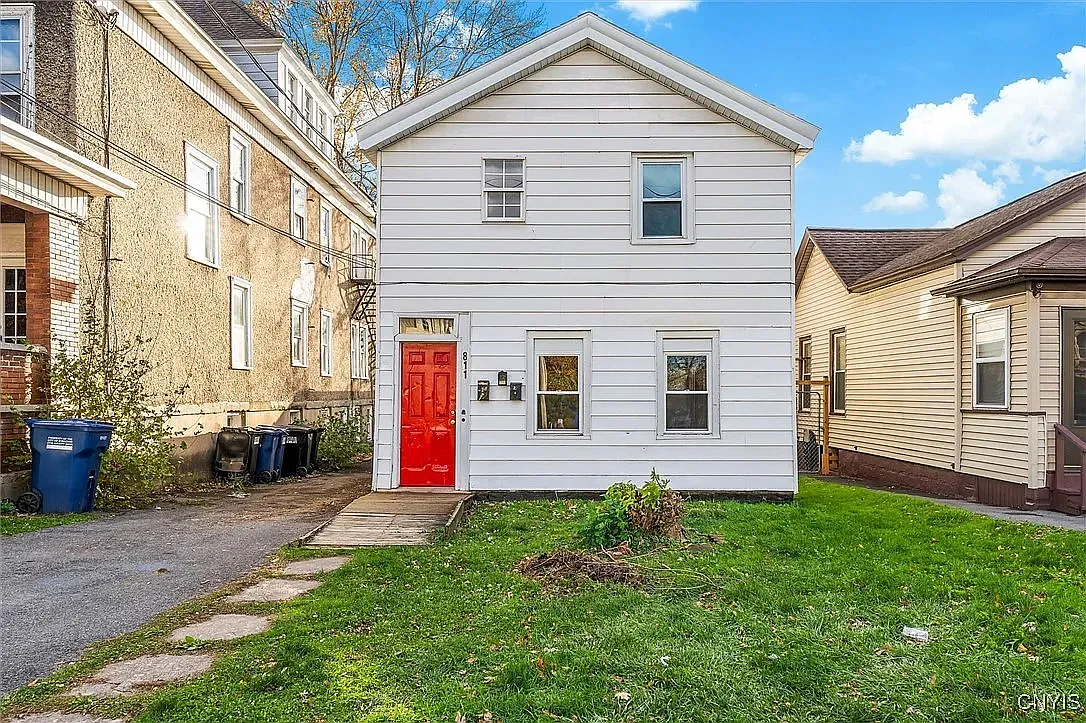 2 bed, 850 sqft, $1,250 — Photo 1