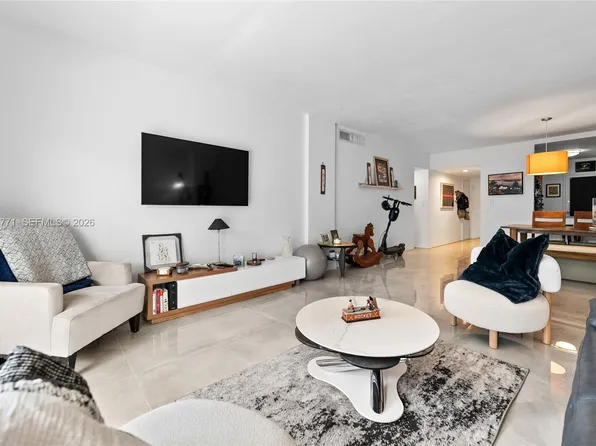 100 Edgewater Dr APT 129, Coral Gables, FL 33133