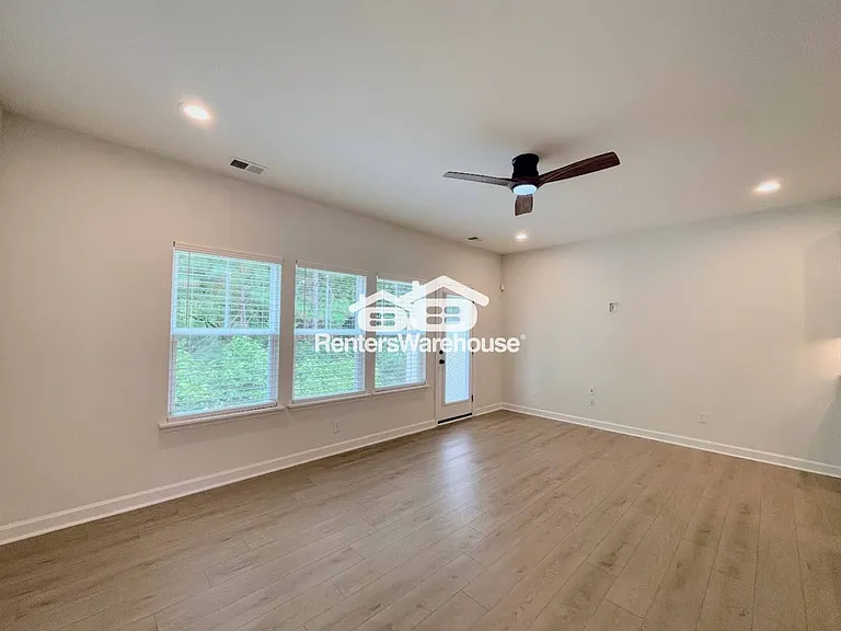 2023 Laycock Ln #103 — Photo 9