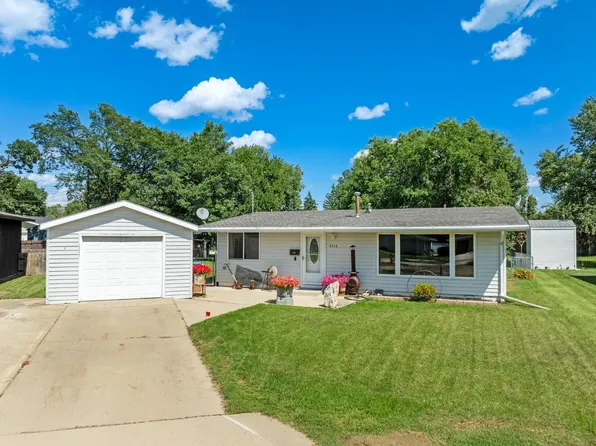 2510 2nd Ave SW, Minot, ND 58701