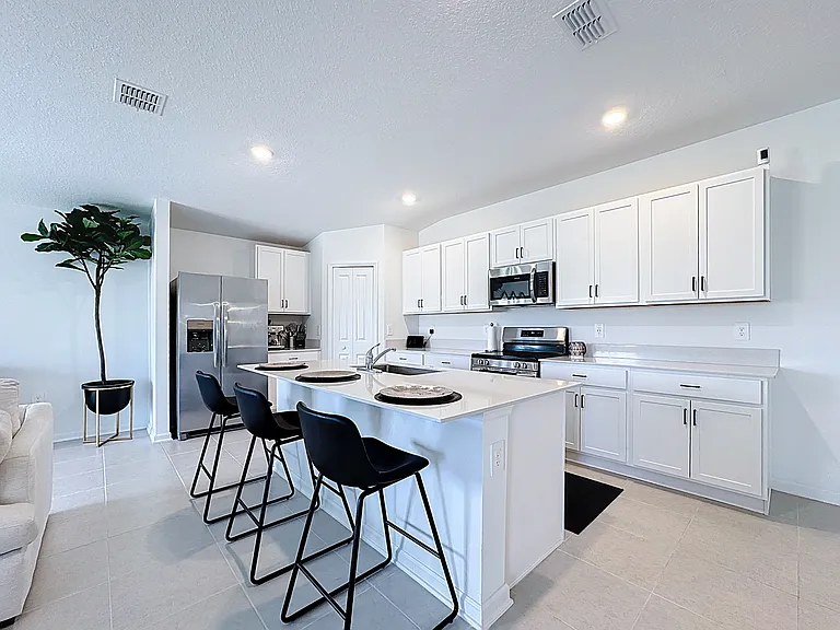 5023 Barnet Dr — Photo 4