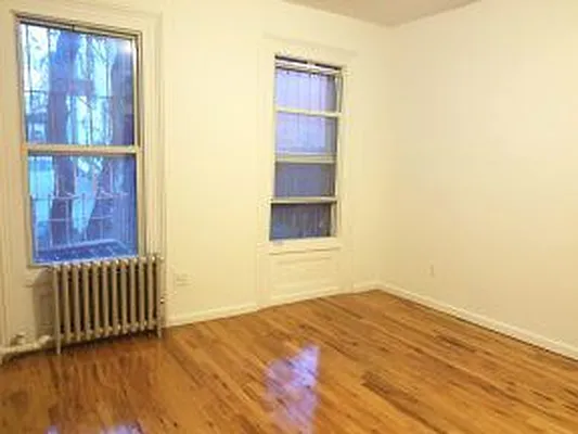 Rented by MCR Realty | media 23