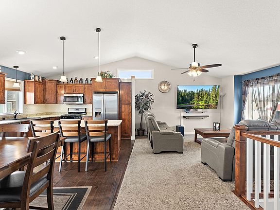 5th image of 12012 Mayview Curv