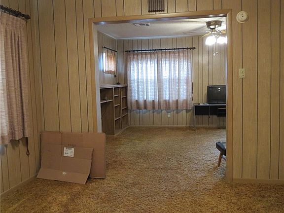 3rd image of 1115 S Hitchite Ave