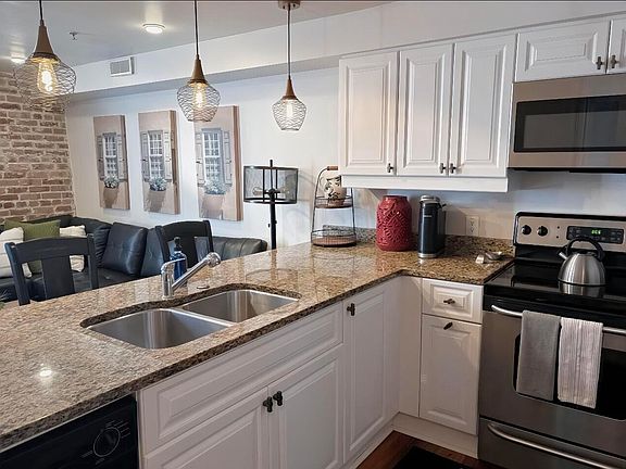 2nd image of 377 King St #203