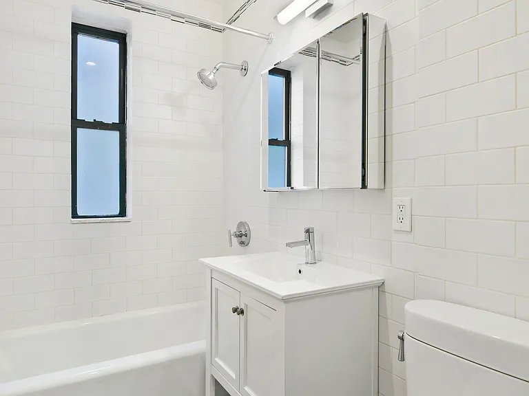 226 E 70th St #3C — Photo 9