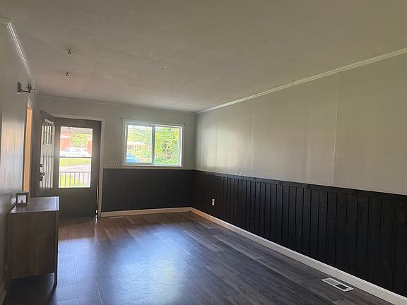 3rd image of 1726 Lafayette St