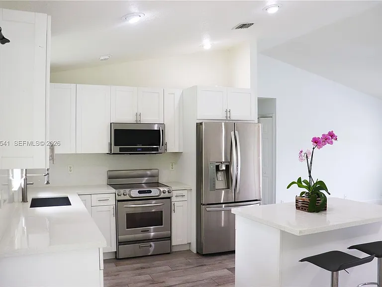 16930 W Mead Hill Dr — Photo 3