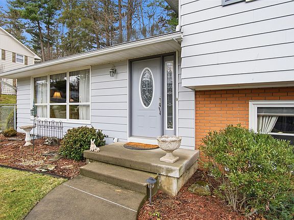4th image of 304 Ridgefield Rd